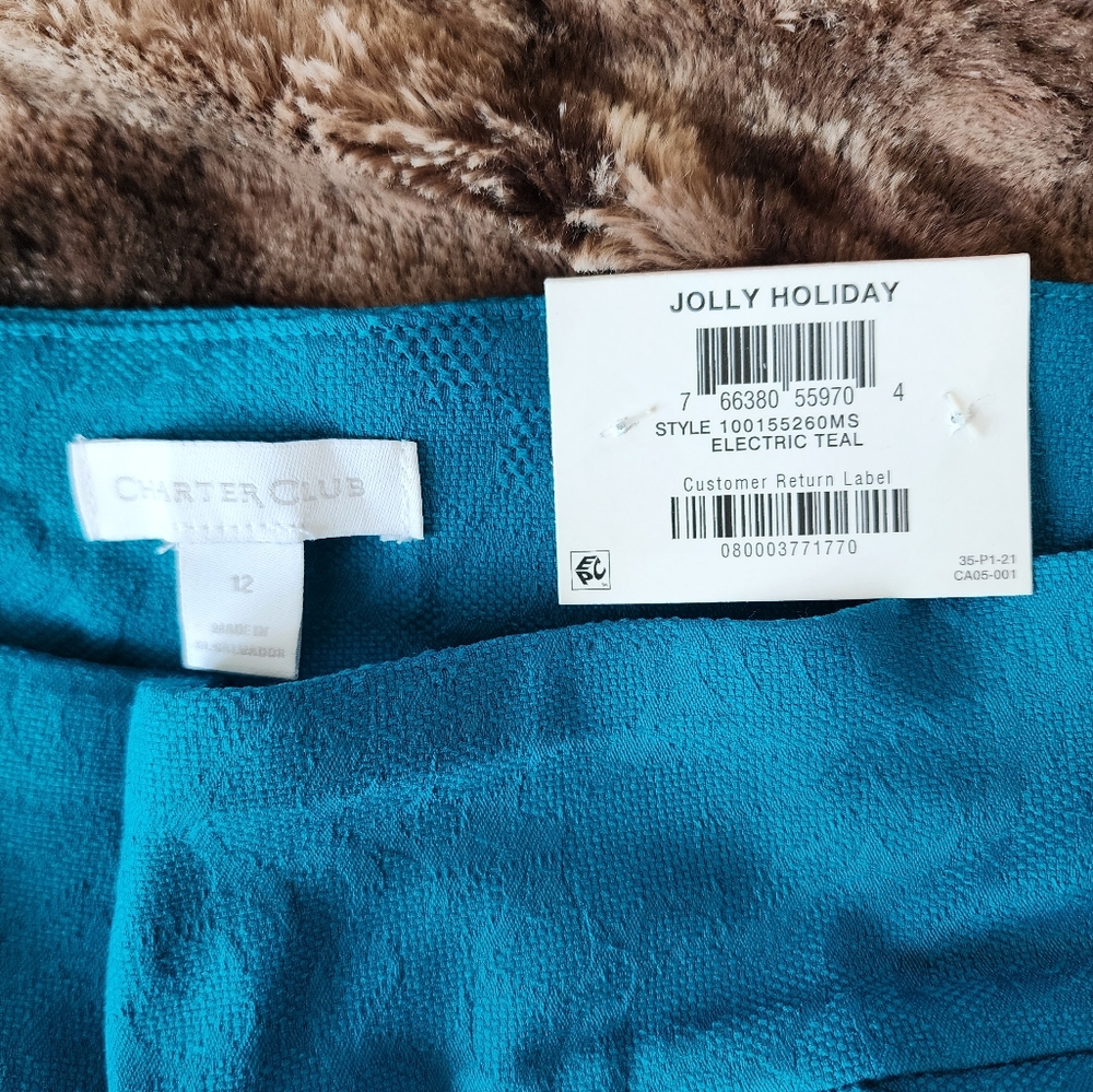 Capris - Picture 4 of 5